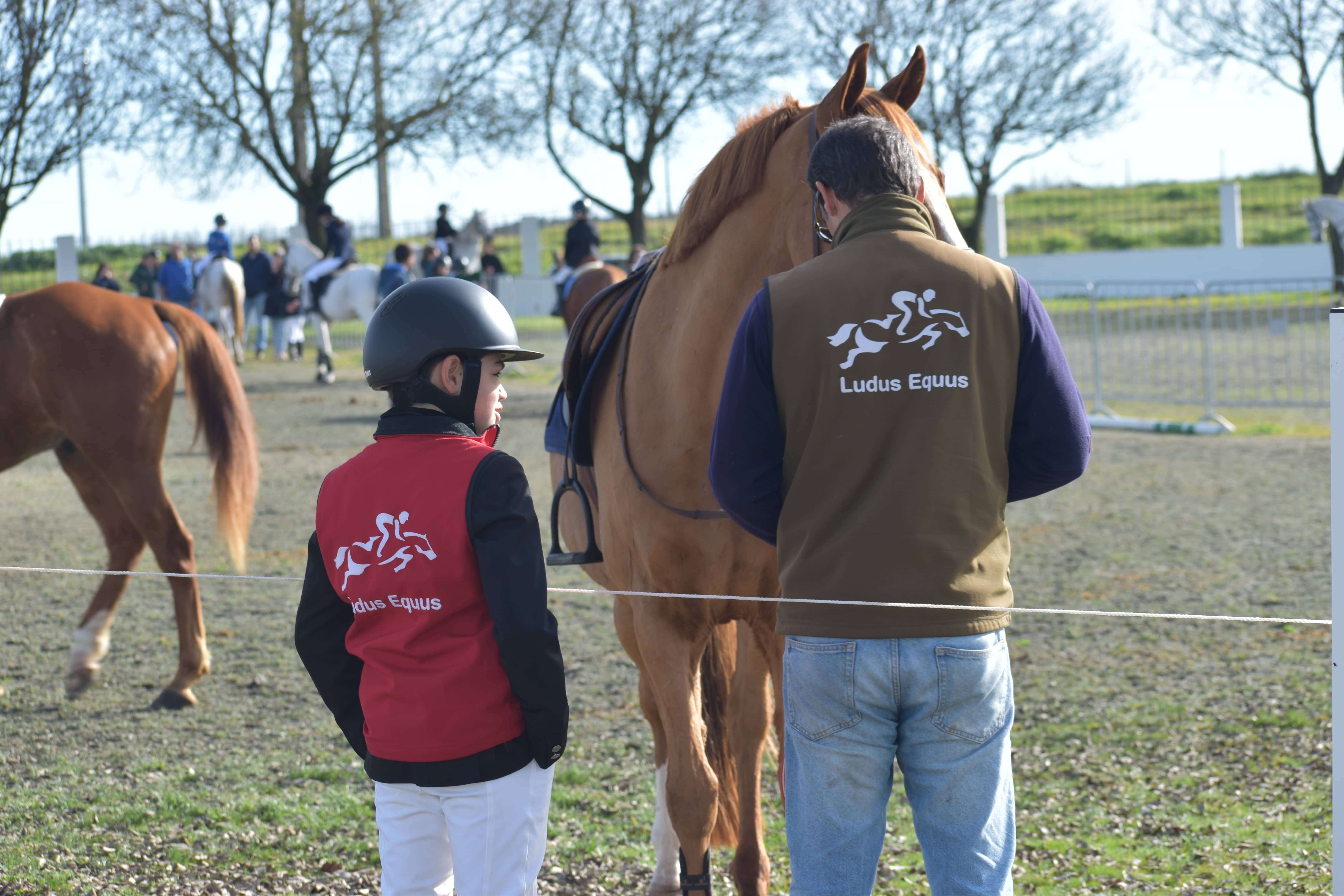 Passeio equestre em ação